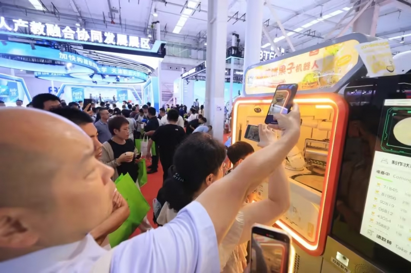 口味增至 36 种，久秉第八代煎饼机器人将于 9 月发布(图1)